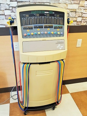 てらど整骨院低周波治療2 てらど整骨院低周波治療器1